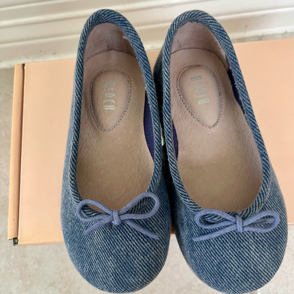 Bloch Blue Denim Ballet Flats with Bow. Toddler Girls Size 5.5.